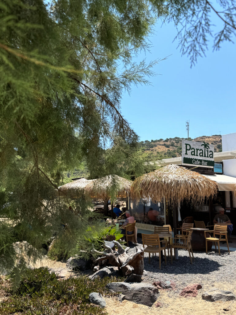 Καφέ Παραλία στους Πάλους της Νισύρου